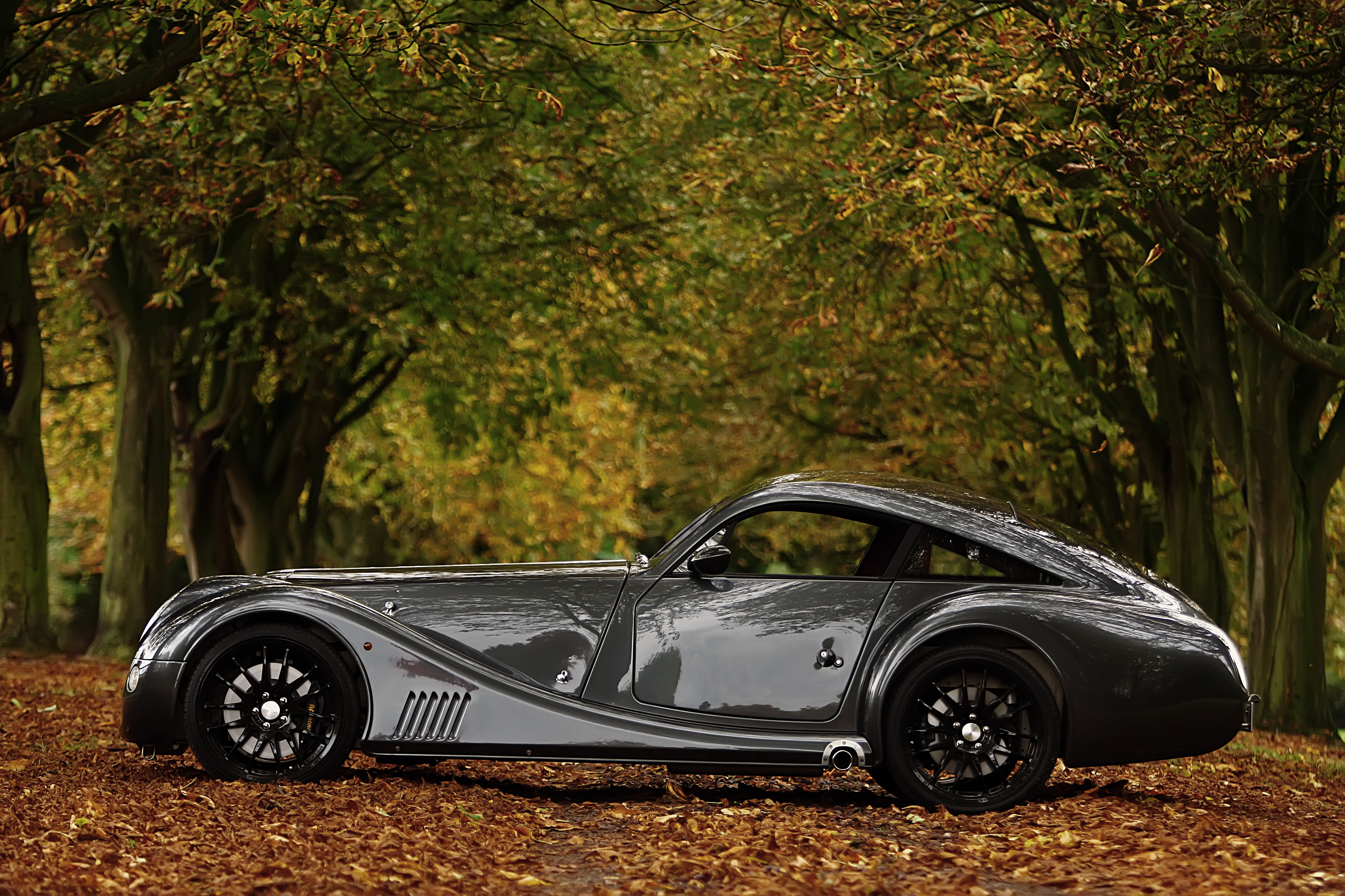 Морган автомобиль. Машина Морган Аэро 8. Morgan Aeromax 2008-2010. Morgan Aero 8 Roadster. Morgan Aero 8 Coupe.